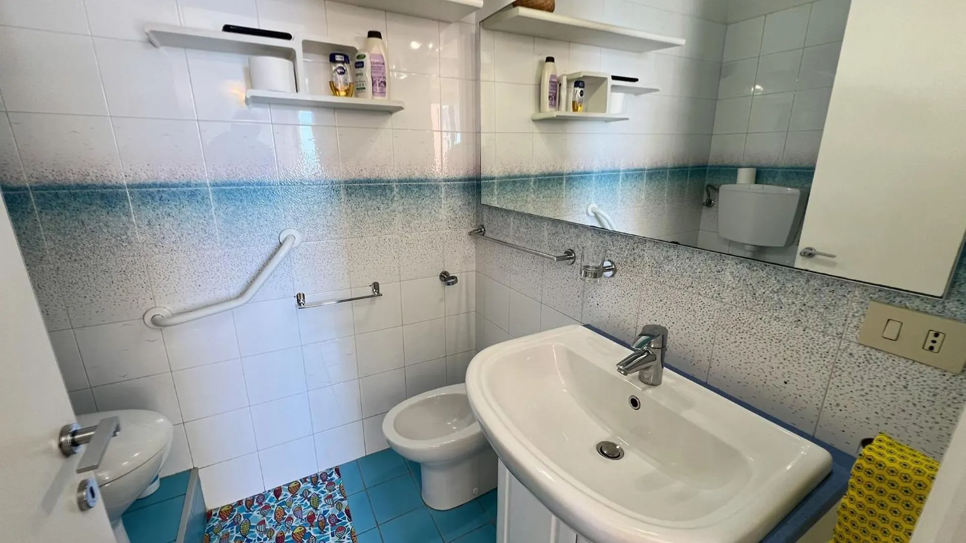 Appartamento Bilocale Al Mare - San Terenzo, Lerici 0*,
